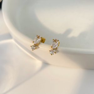 Oval zircon Ear Cuff