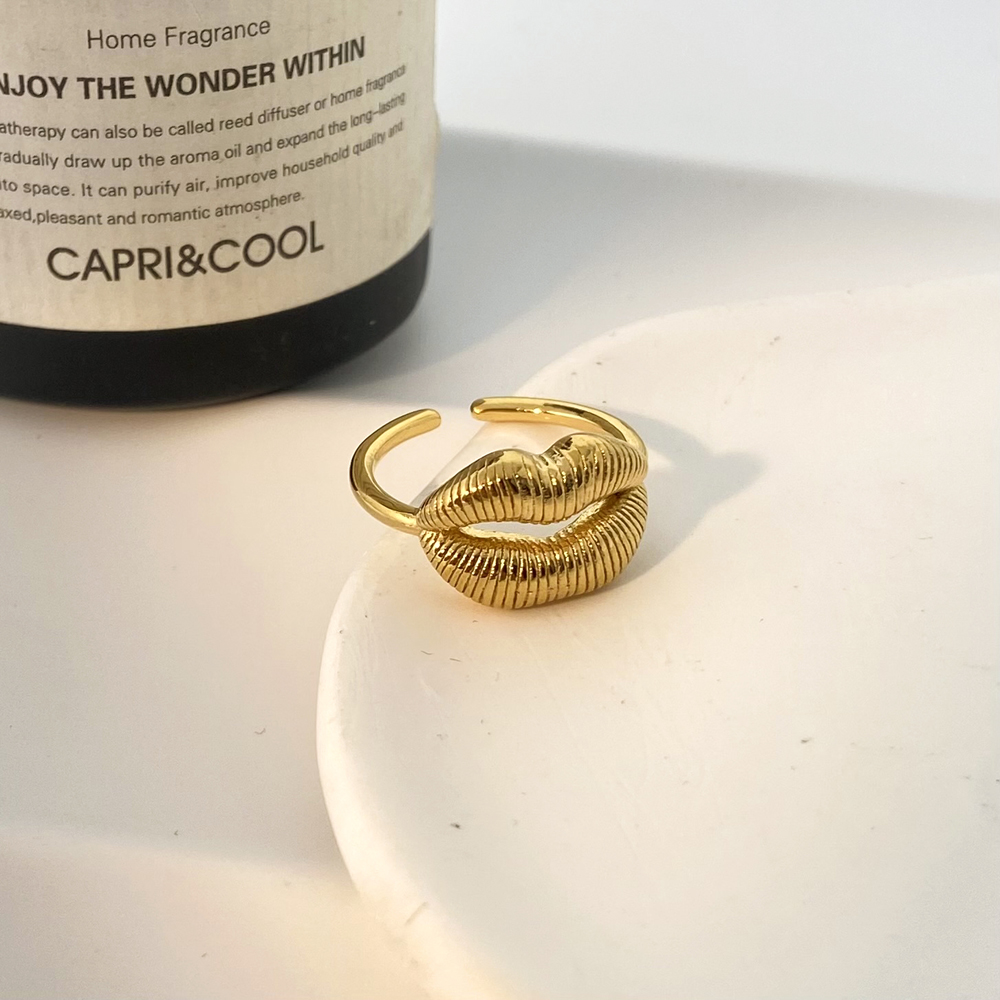 Smiling Lips Ring Titanium steel PVD electroplated open ring - Image 4