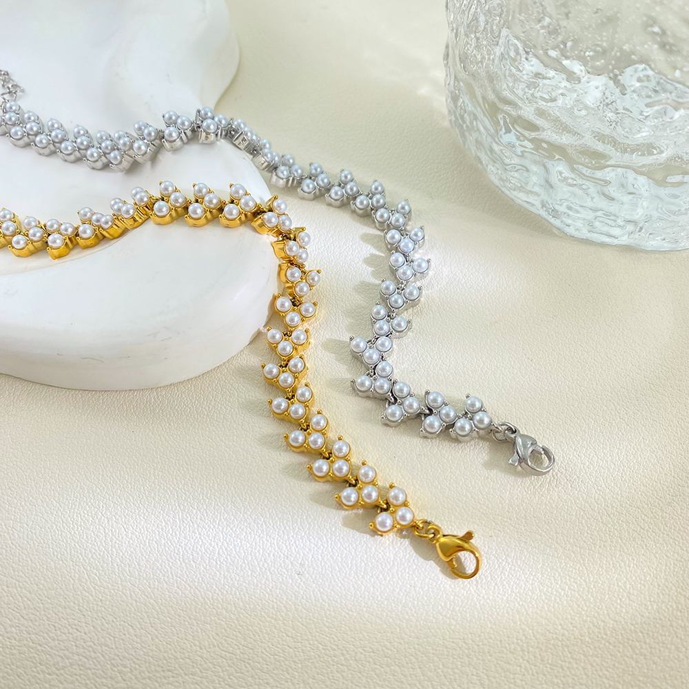 Luxury Fashion Jewelry Wholesale Triangle Splicing Inlaid Round Pearl Gold-plated Stainless Steel Bracelet for Women - Image 2