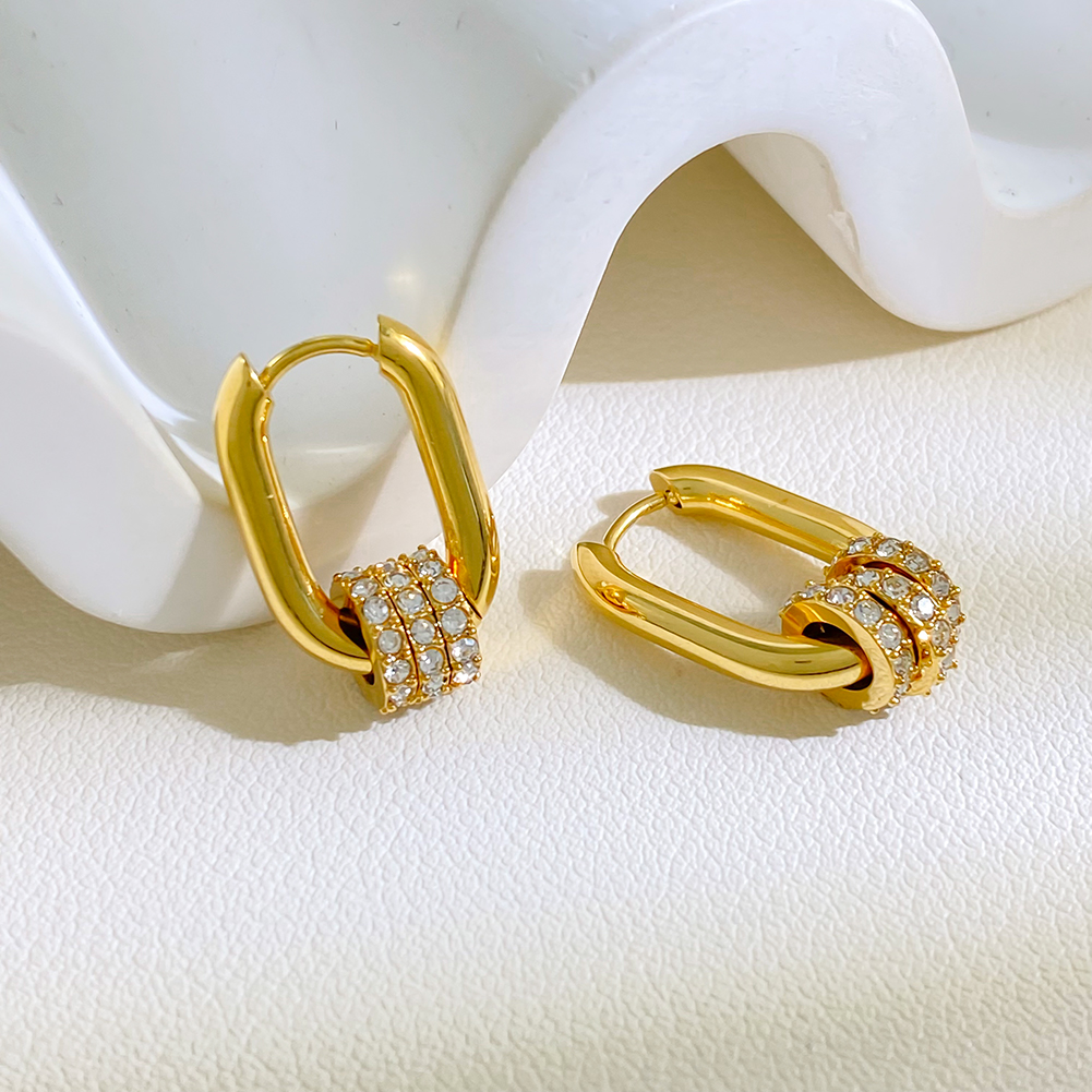 U Shape Hoop Earrings Women Hypoallergenic Waterproof Classic Elegant Jewelry 18K Gold Plated Stainless Steel Earrings Wholesale - Image 3