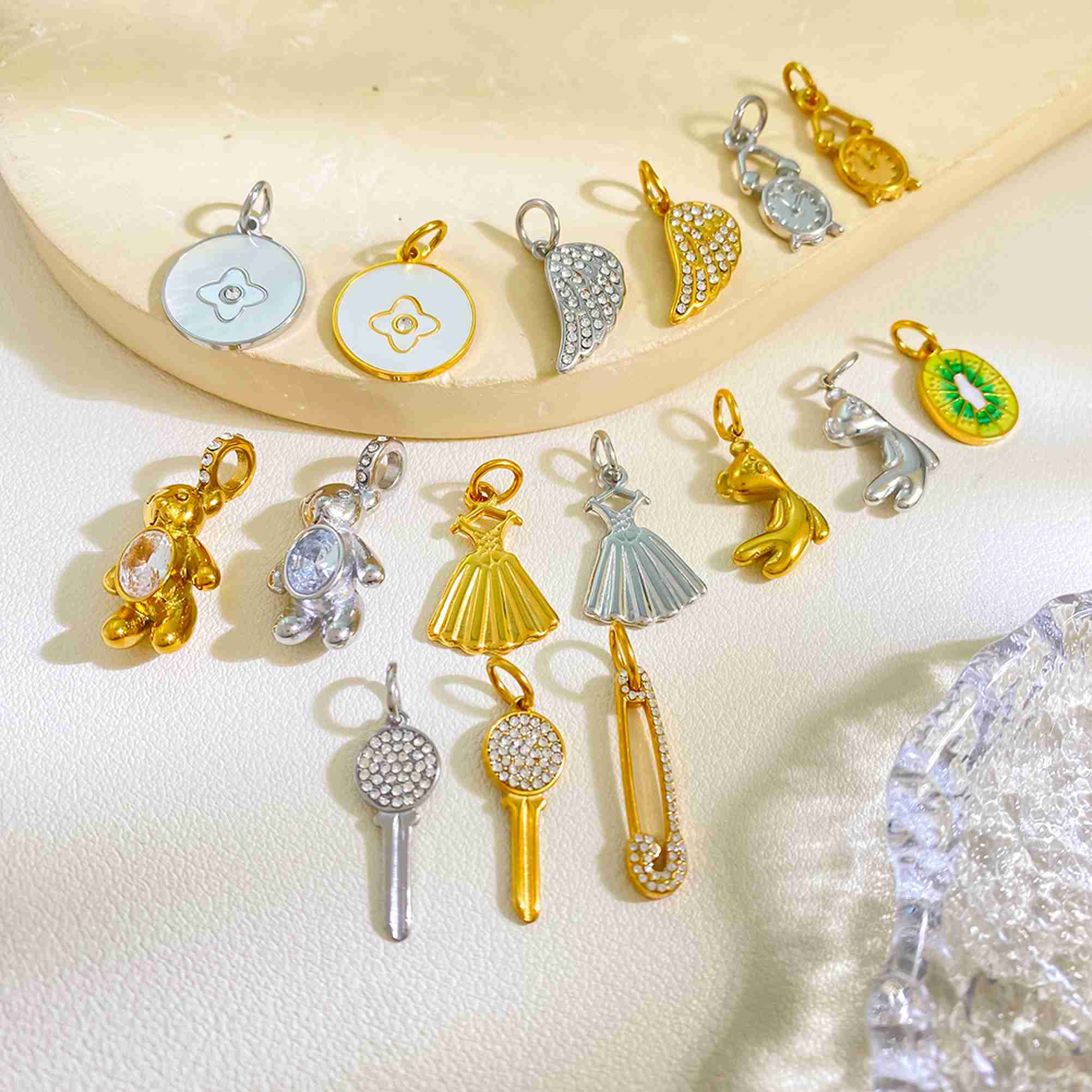 Zircon Enamel Bear Wing Dress Key Safety Pin Kiwi Clock 18k Gold Plated Stainless Steel Charms Wholesale for DIY Jewelry Making