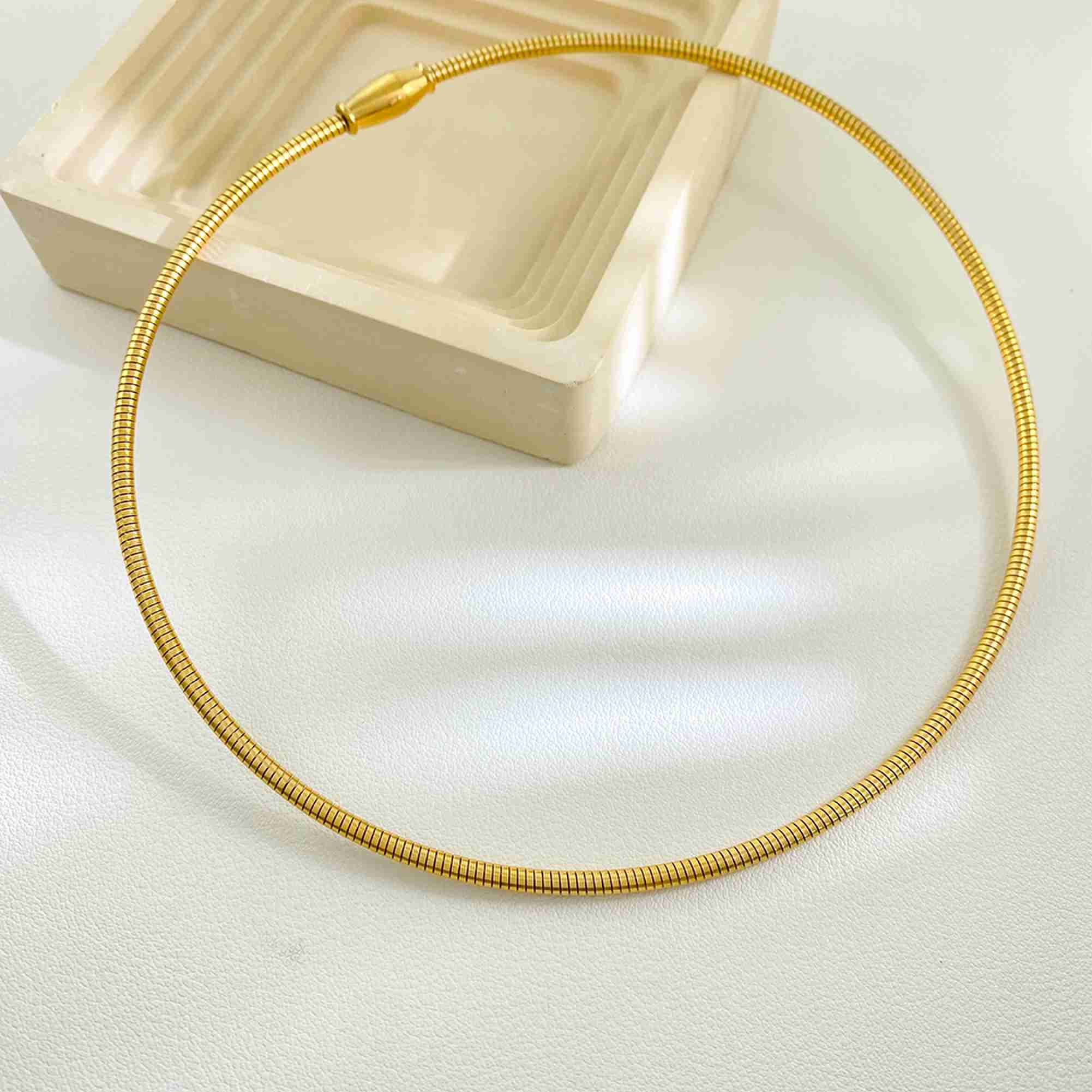 Minimalist 18K Gold Plated Stainless Steel Necklace Tight Coil Spring Choker Tarnish Free Statement Jewelry for Wholesale