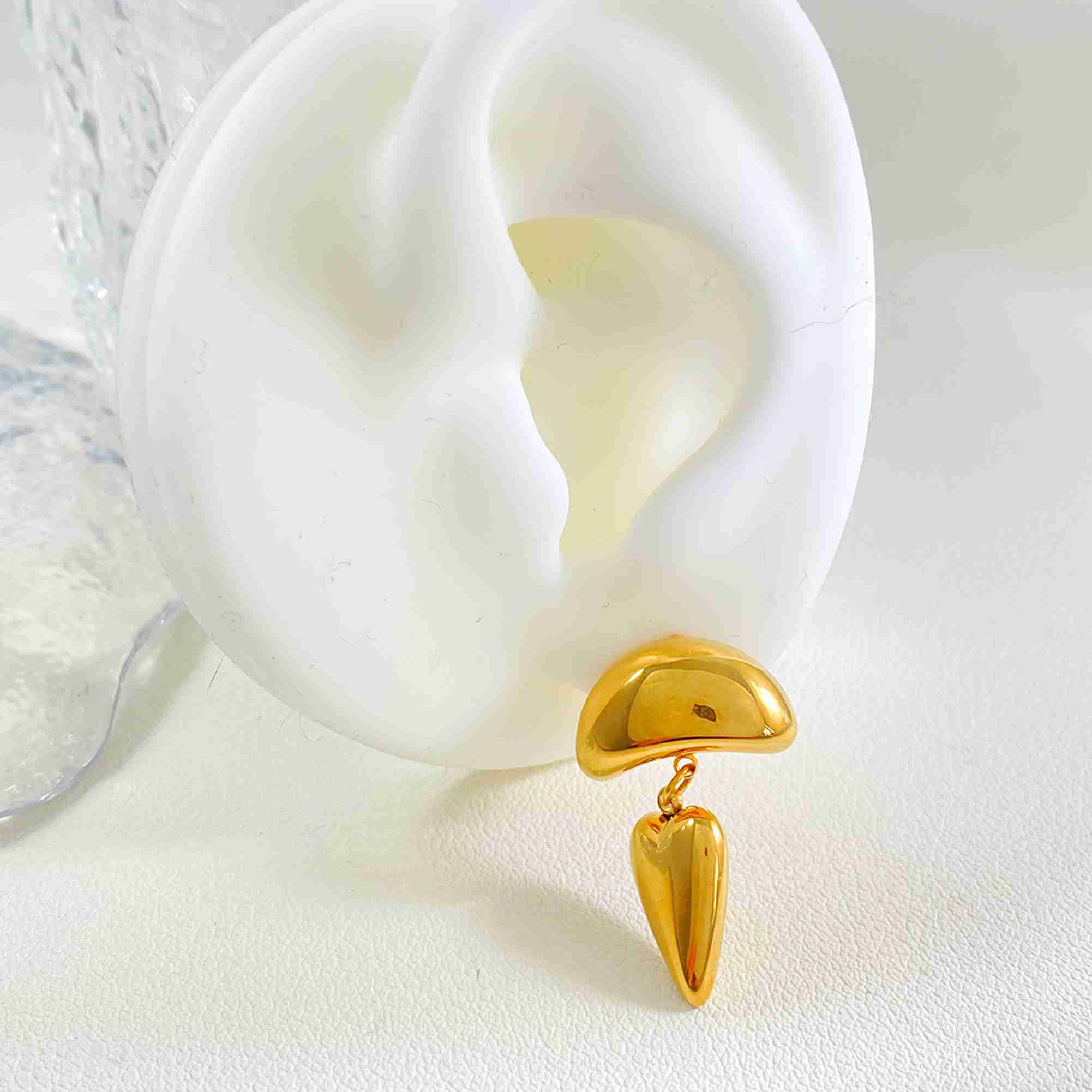 Trendy Gold Chunky Heart Charm Earrings Vintage Geometric Teardrop Dangles High Quality Stainless Steel Earrings Wholesale - Image 4