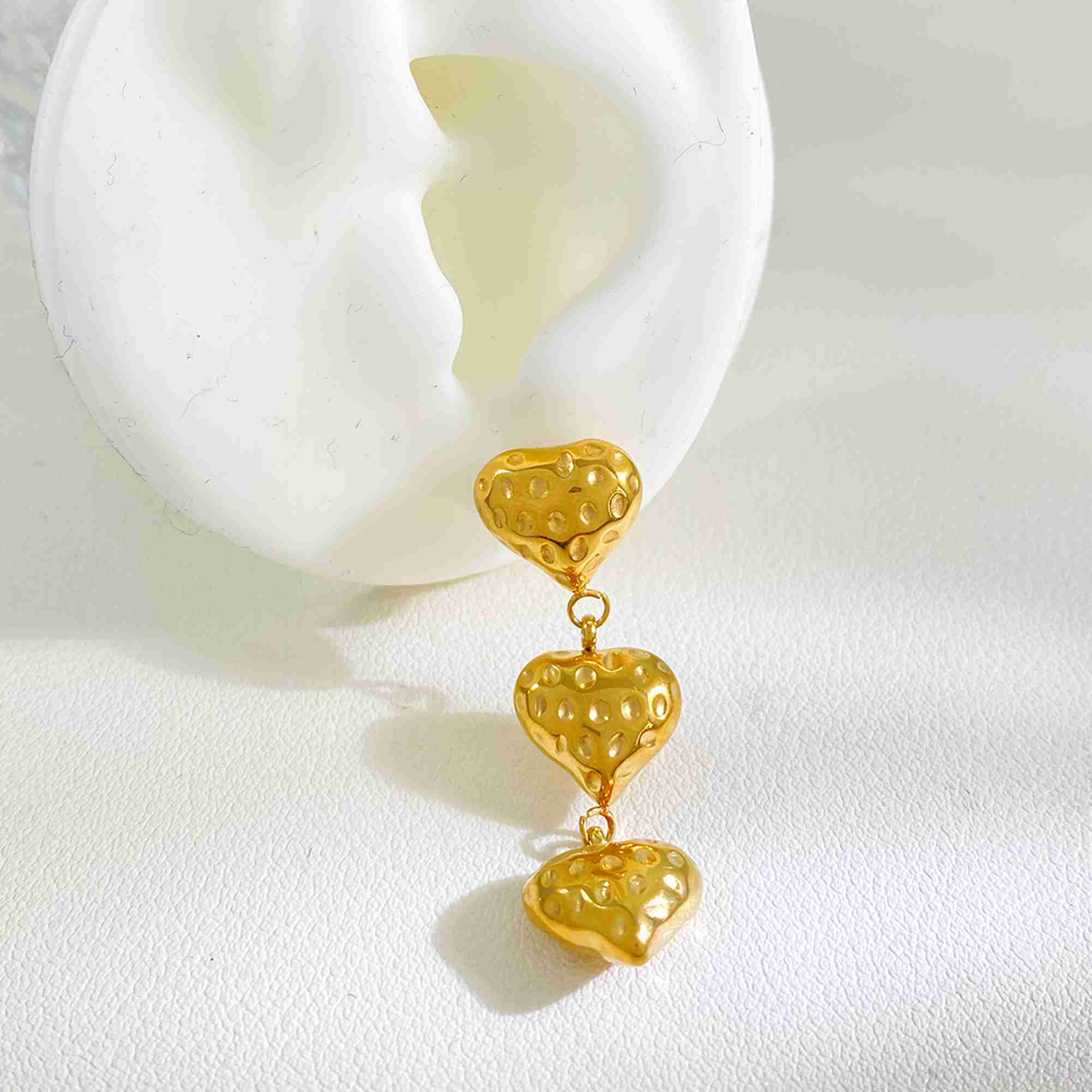 Chunky Gold Heart Drop Earrings Triple Linked Heart Long Dangle Earrings for Women Waterproof Stainless Steel Earrings Wholesale - Image 6