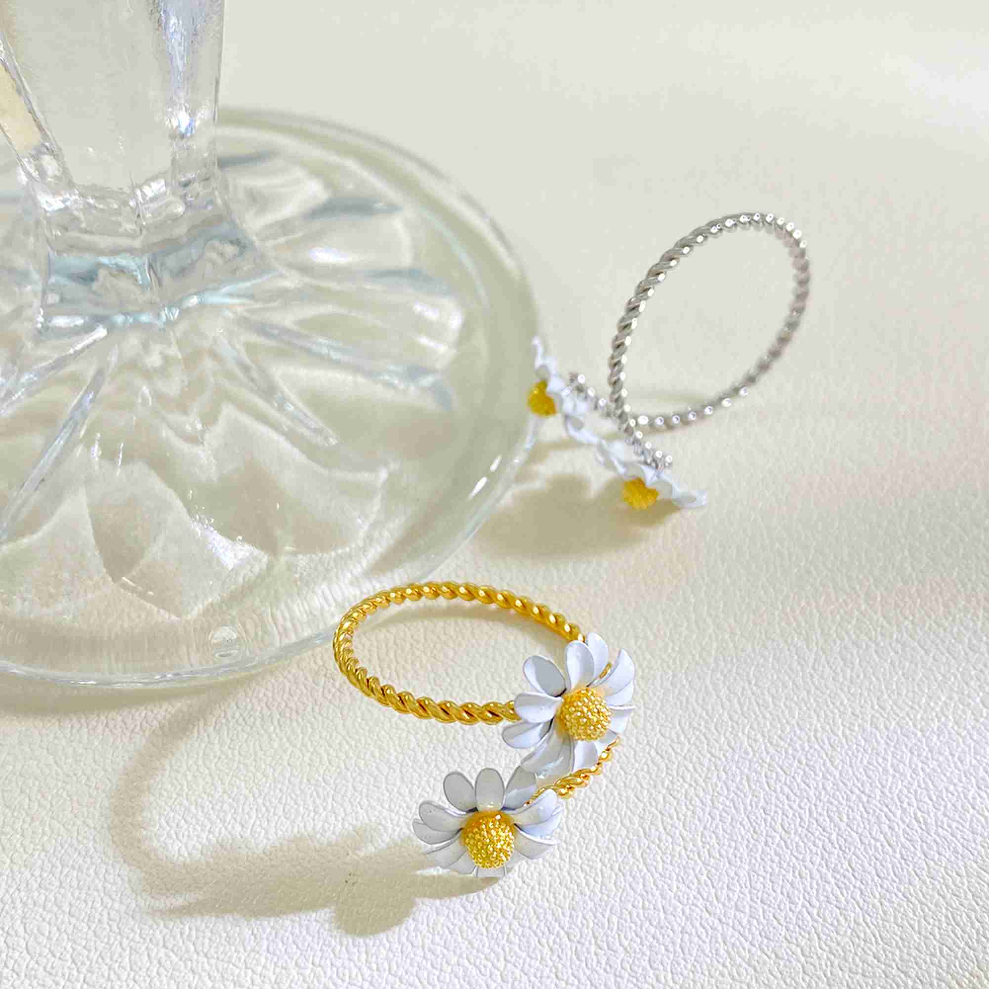 Dainty Gold Stainless Steel Daisy Open Ring Adjustable Twist Ring Waterproof Wholesale - Image 3