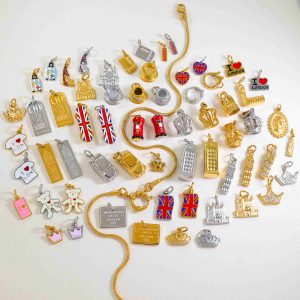 UK British Theme Charms London Bus Big Ben Crown Flag Pendant for DIY Jewelry Making Waterproof Stainless Steel Charms Wholesale